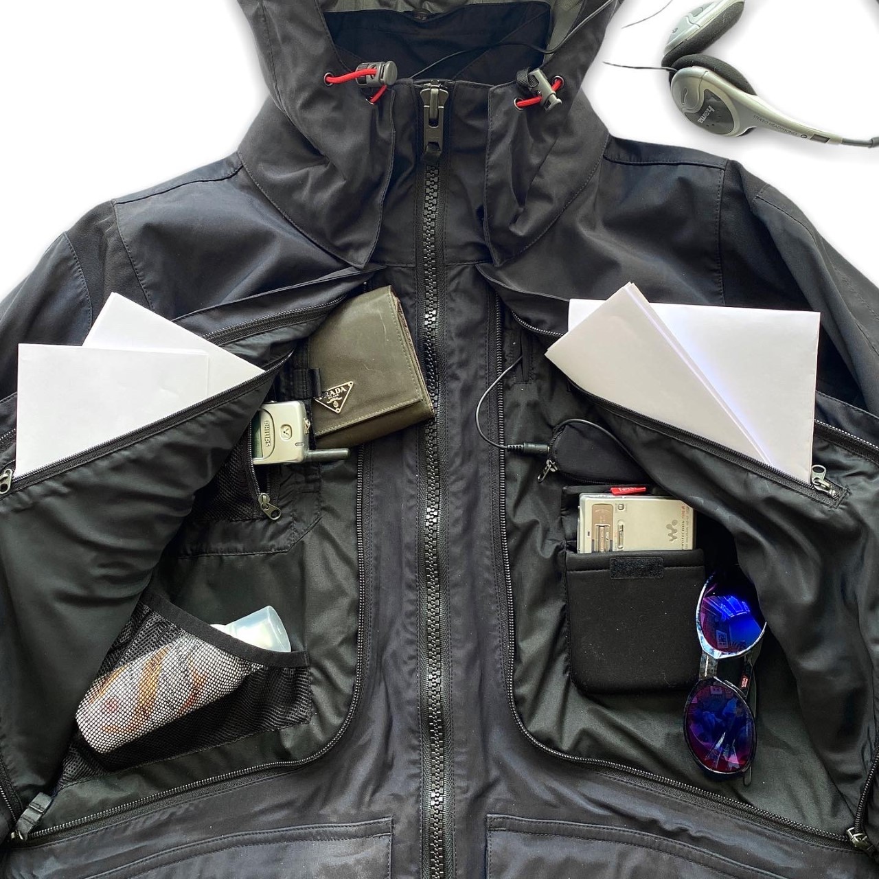 The Anatomy Of: Burton Analog x Sony 'Clone MD' Jacket 2 by ACRONYM.