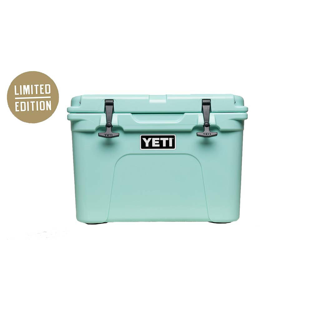 YETI COOLERS YETI Tundra 35 Cooler