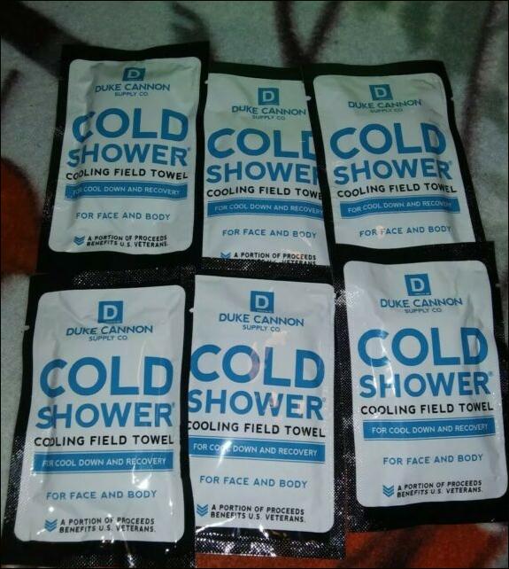 Duke Cannon Cold Shower Cooling Fields Towels/Wipes For Face & Body (25  Field Towels, Cold Shower Wipes)