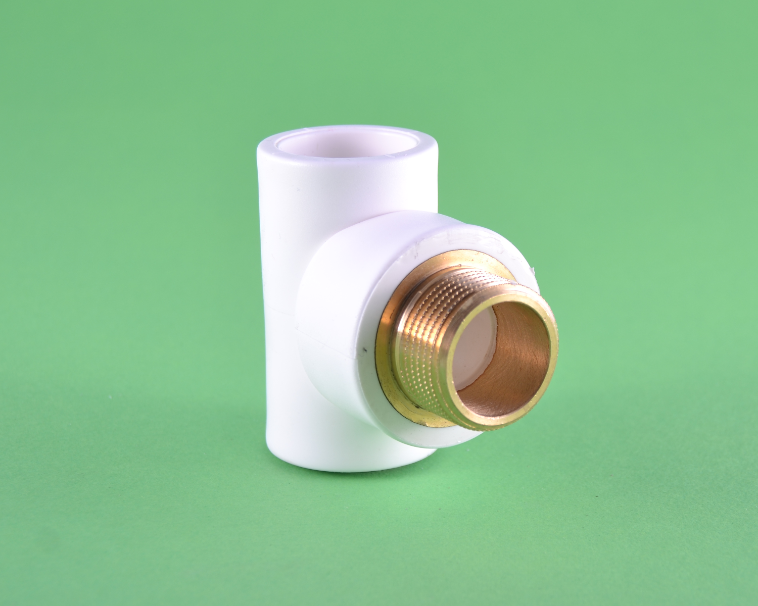 Եռաբաշխիկ պոլիպրոպիլենային արտաքին պարուրակով 32x1"x32 մմ սպիտակ Plastofer-709032