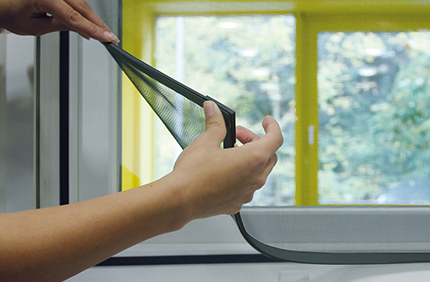 Instalación de otro servicio de mosquitera en kit en Cantabria 