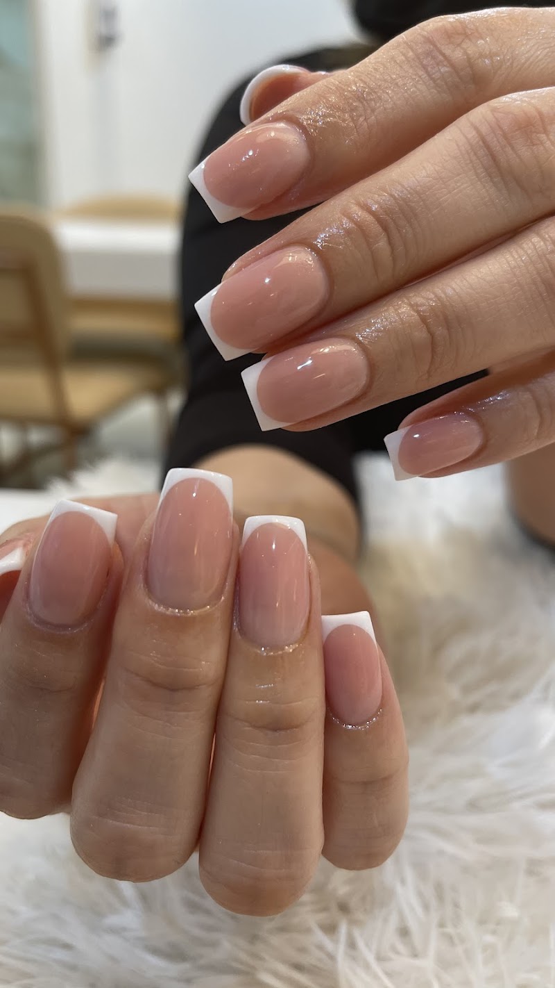 Jiji's Ladies Salon - Thumbnail 3