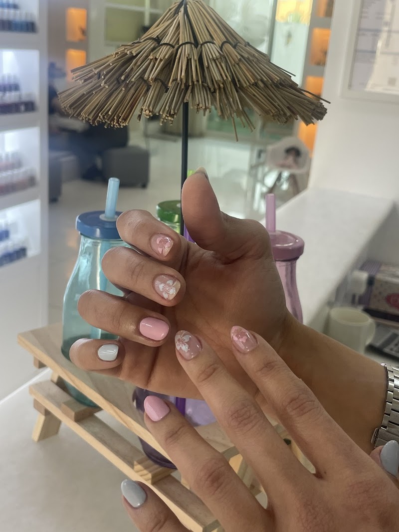 Color Me Spa - Thumbnail 3