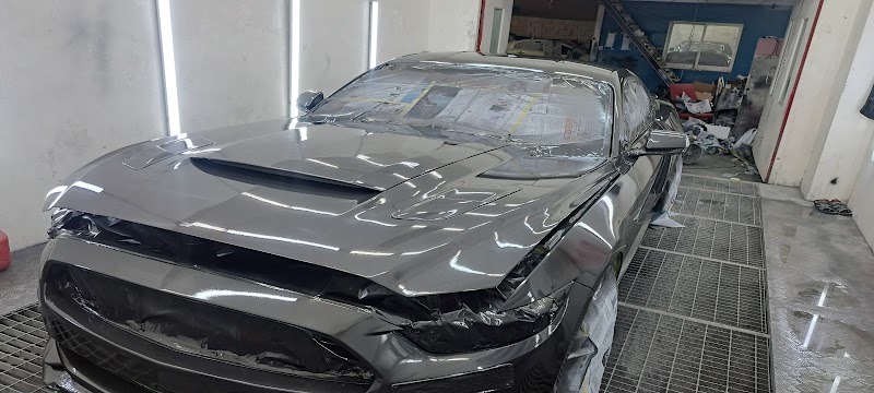 Car repair workshop - Thumbnail 2