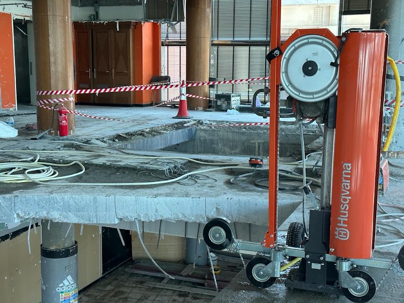 Al Raihan Construction Machinery & Building Demolition Rental L.L.C - Thumbnail 4