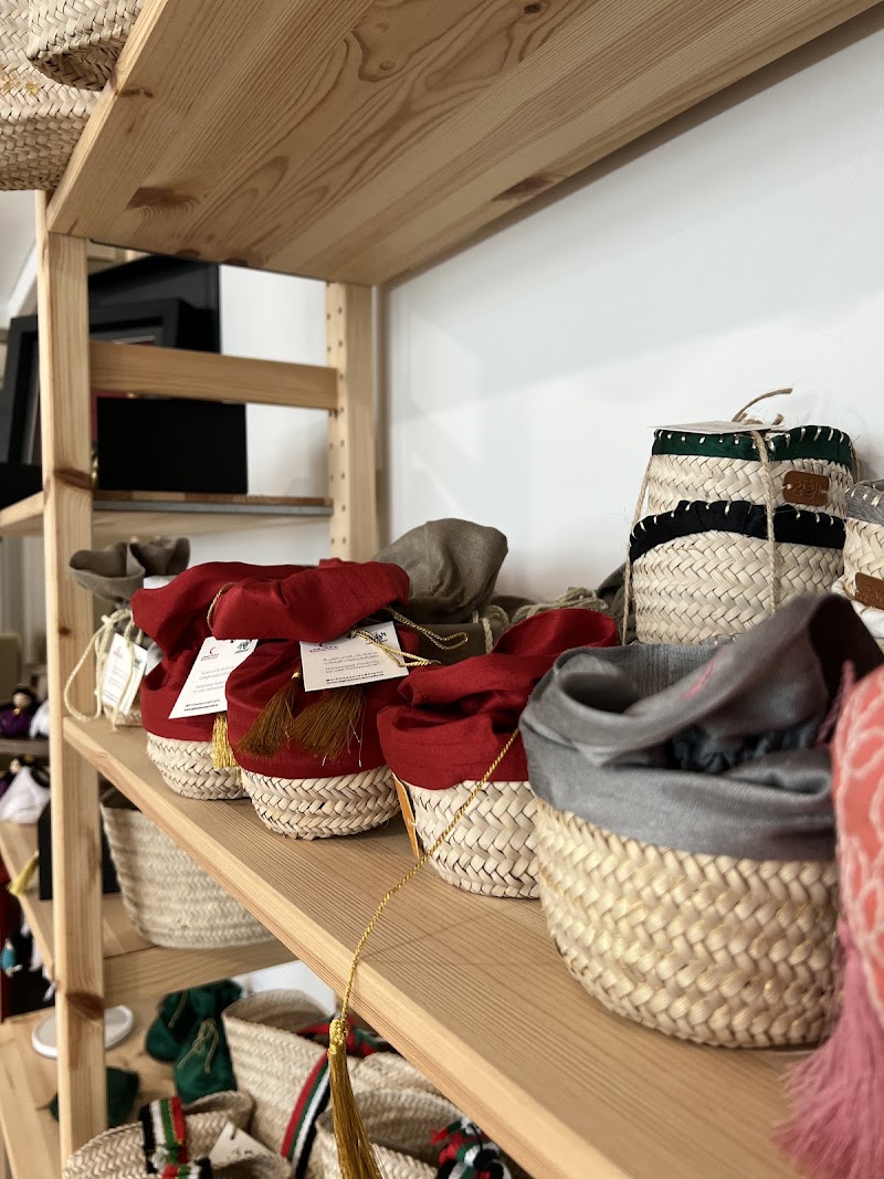 Al Ghadeer UAE Crafts - Thumbnail 4