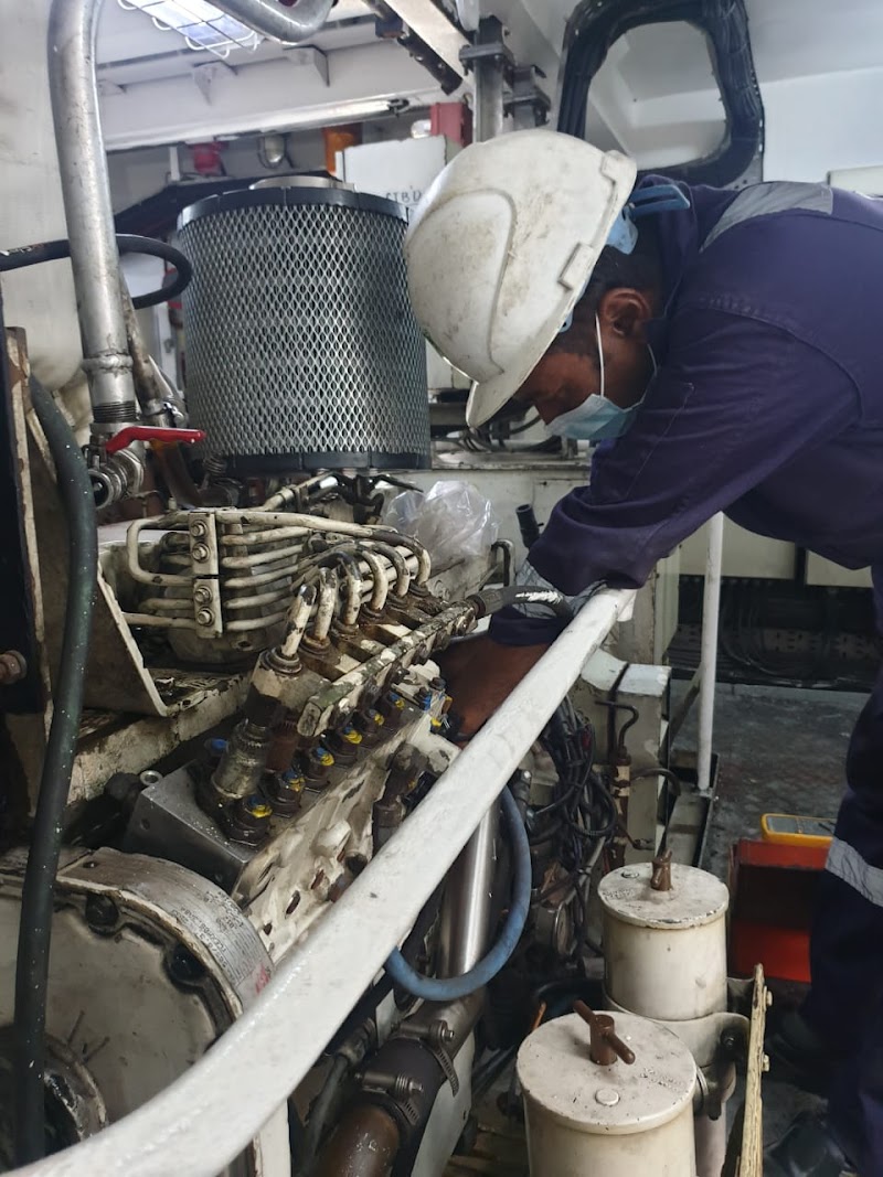 Deluxe Heavy Equipment Rental LLC - Image 1