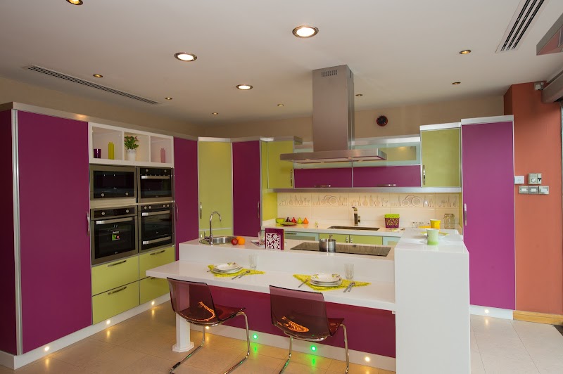 White Aluminium Kitchen - Thumbnail 5