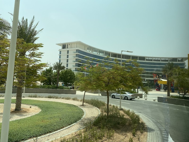 WB Taxi & Buses parking - Thumbnail 3