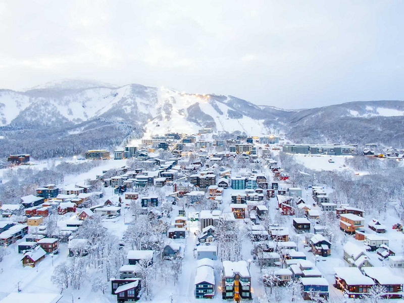 Niseko Grand Hirafu snow resort in Japan