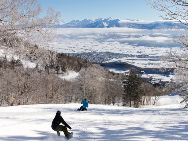 furano snow mountain view in japan