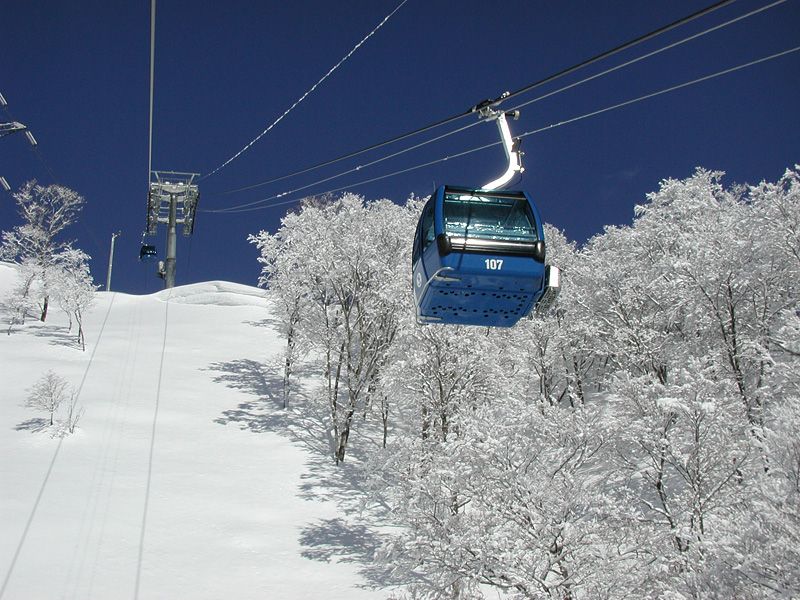 Naeba gondola Japan