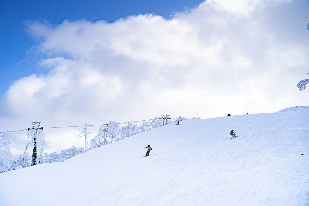 Rusutsu snow slope view in japan