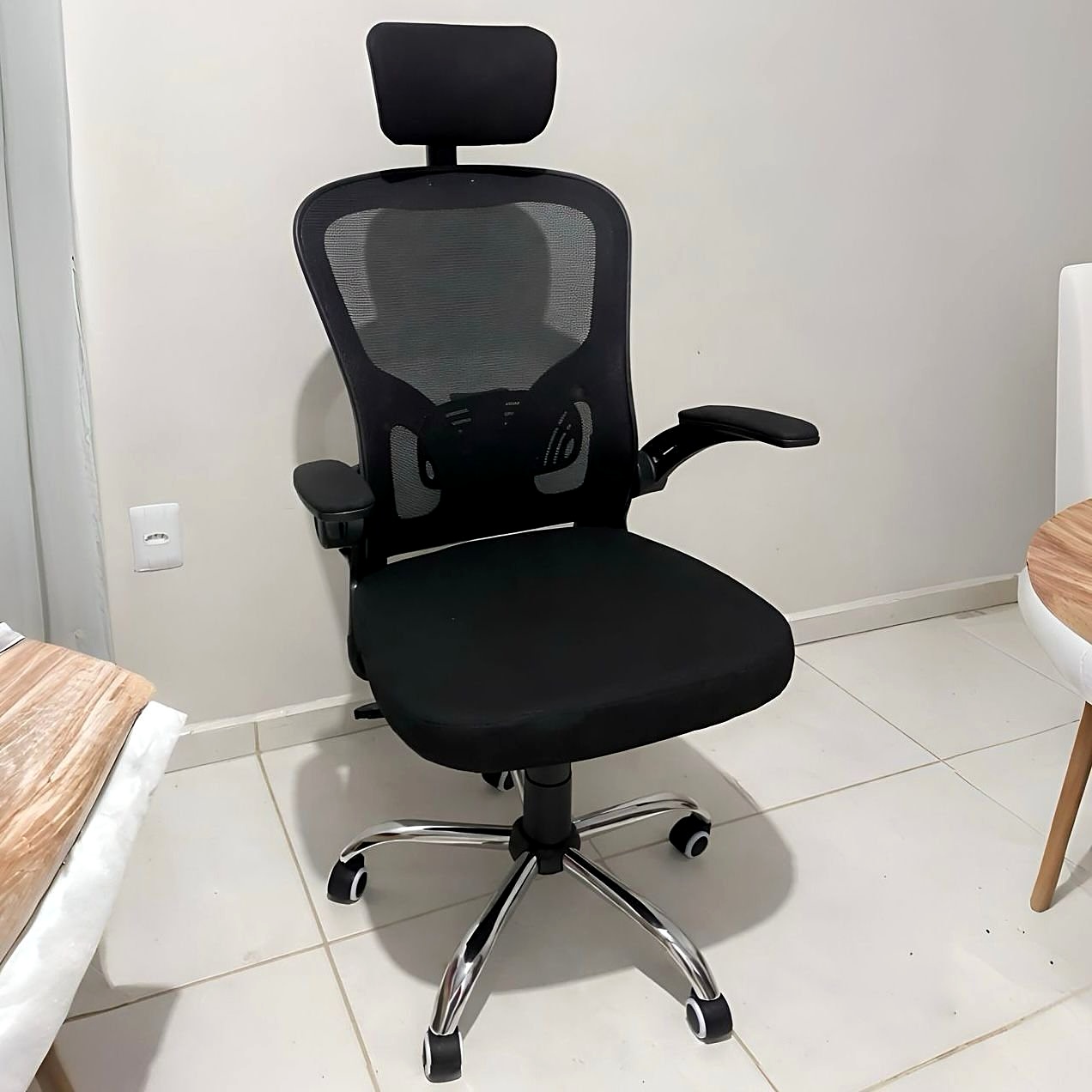 Cadeira de Escritório Ergonômica B100 Boston