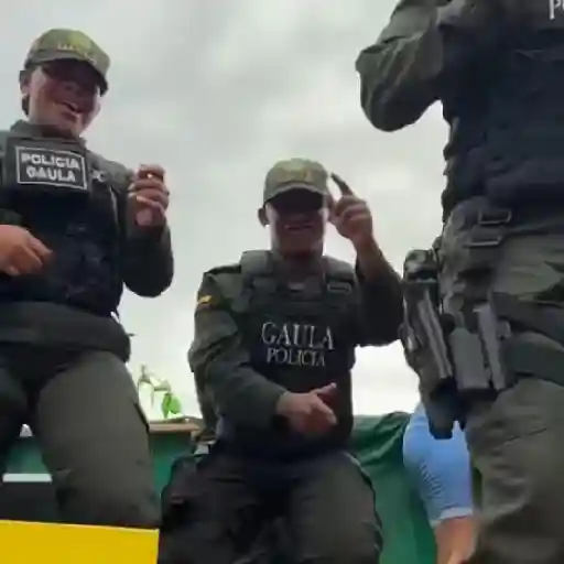 stickers_Me_quieren_hechar_los_Tombos_🚓