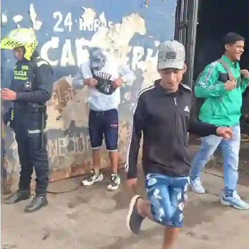 stickers_Me_quieren_hechar_los_Tombos_🚓