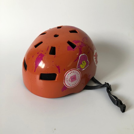 Capacete Skatista Marrom Adesivado main photo of Capacete Skatista Marrom Adesivado