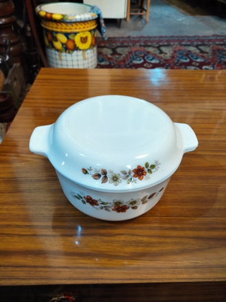 Travessa com Tampa de Porcelana com Flores main photo of Travessa com Tampa de Porcelana com Flores