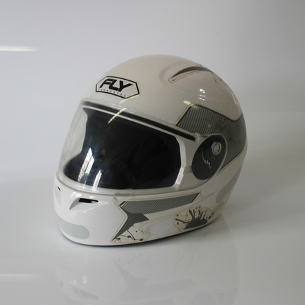Capacete Motociclista Fly Branco e Cinza main photo of Capacete Motociclista Fly Branco e Cinza