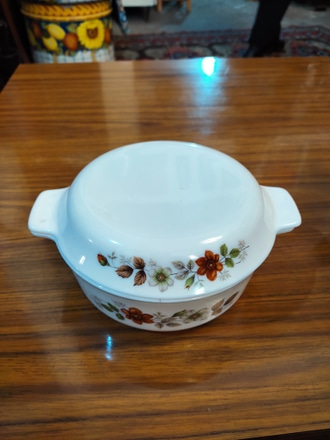 Travessa com Tampa Porcelana com Flores P main photo of Travessa com Tampa Porcelana com Flores P