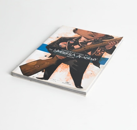 Livro: The Umbrella Academy 1 main photo of Livro: The Umbrella Academy 1
