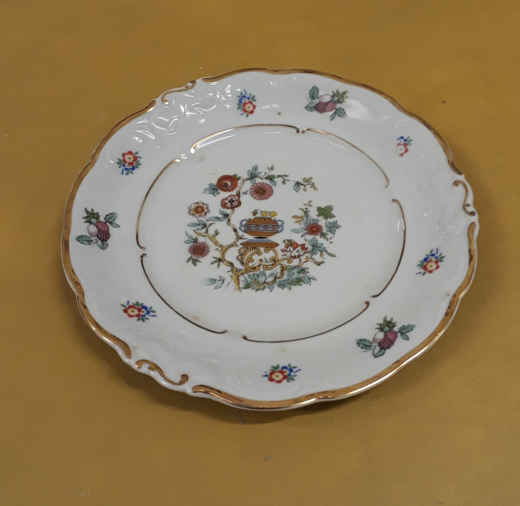 Pratos de Bolo em Porcelana Borda em Ouro e Floral 1960 - Persa