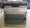 Máquina de Escrever Remington Cinza com Teclas Verde