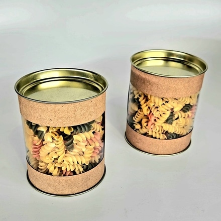 Mockup Embalagem Alimento Lata Cilíndrica Kraft Janela Acetato main photo of Mockup Embalagem Alimento Lata Cilíndrica Kraft Janela Acetato