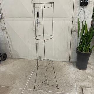 Suporte 3 Andares Ferro par Plantas 150Hx48 main photo of Suporte 3 Andares Ferro par Plantas 150Hx48