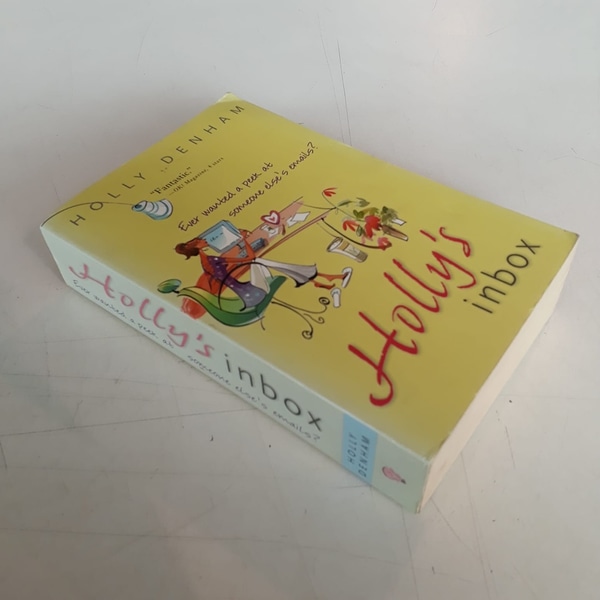 Livro Hollys Inbox main photo of Livro Hollys Inbox