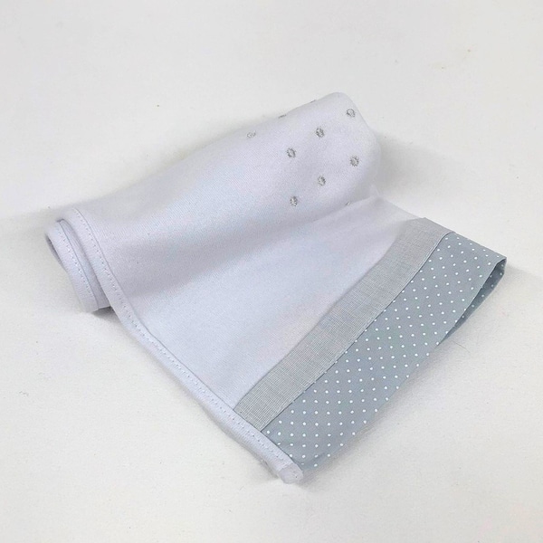 Paninho de Boca Algodão Borda Bolinhas Brancas main photo of Paninho de Boca Algodão Borda Bolinhas Brancas