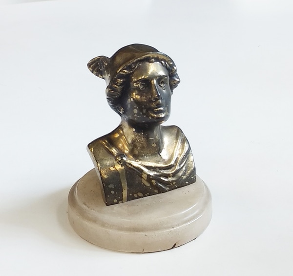 Busto Dourado Mercúrio com Base de Alabastro main photo of Busto Dourado Mercúrio com Base de Alabastro
