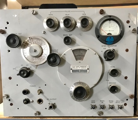 UHF Signal Generator main photo of UHF Signal Generator