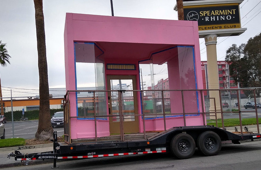 Storefront - Double faced- On Wheels | For Rent in Los Angeles 
