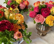 Sandy Rose Vase Arrangement – Beaudry Flowers