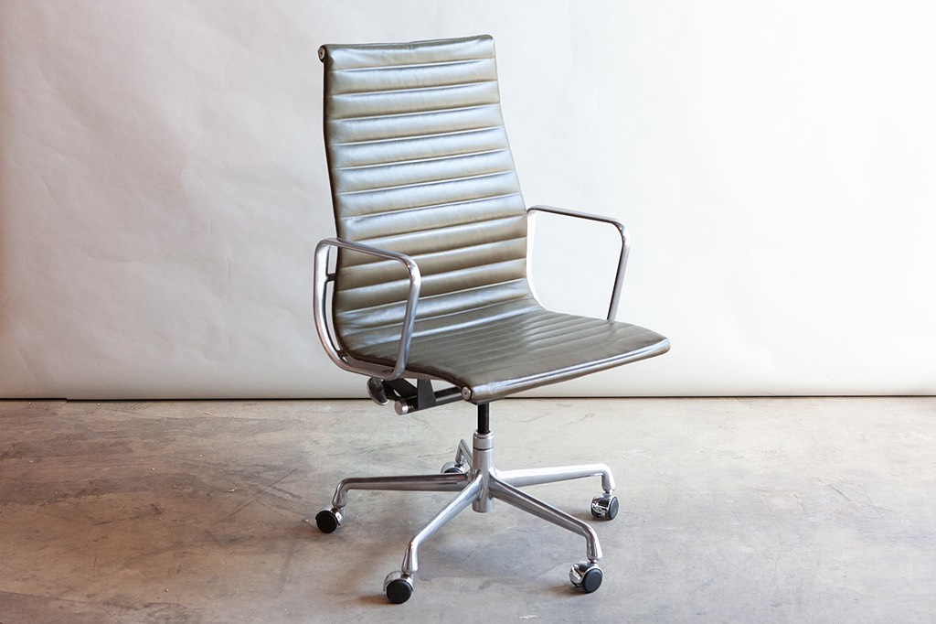 vintage eames desk chair