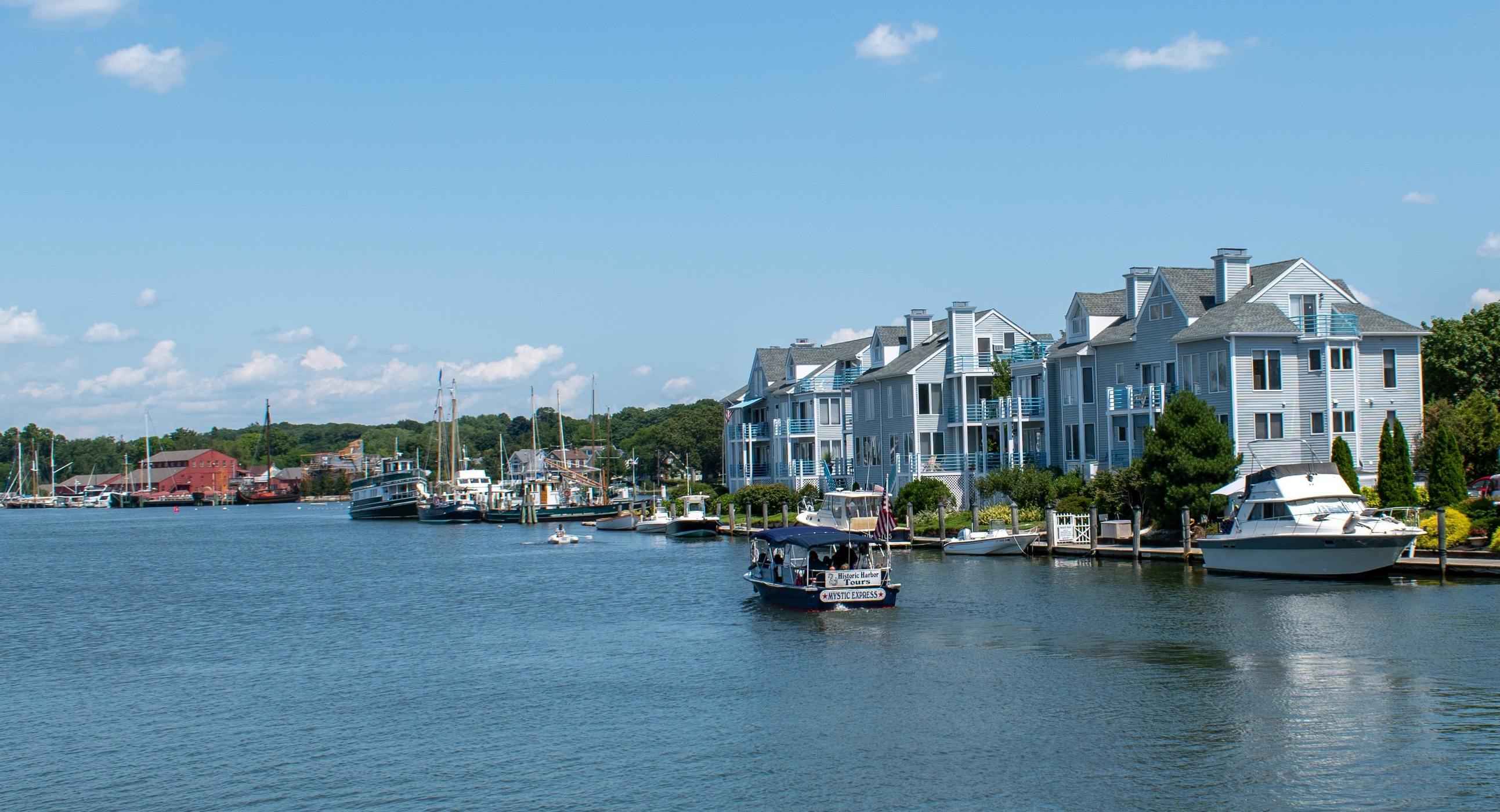 Top 14 Richest Towns in Connecticut (2023)