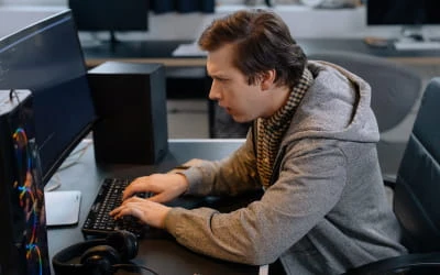 Логотип Профессия Разработчик игр на Unity от Skillfactory