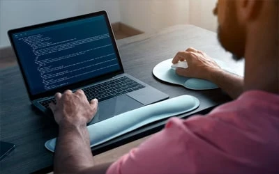 Логотип DevOps - инженер с нуля