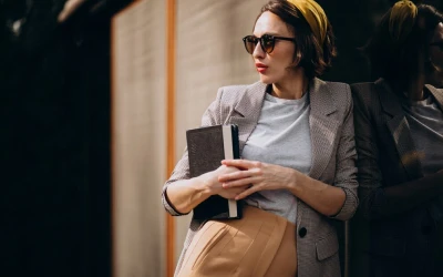 Логотип Профессия PR-менеджер в fashion