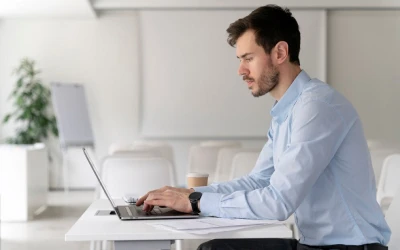 Логотип Профессия «Python-разработчик с нуля»