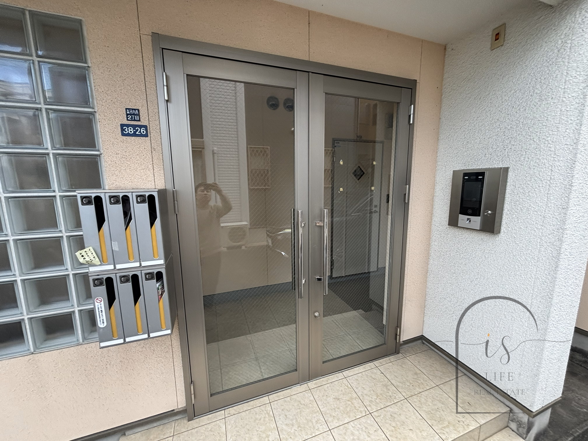 建物エントランス