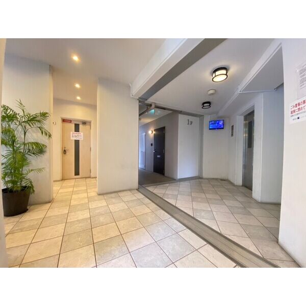 建物エントランス