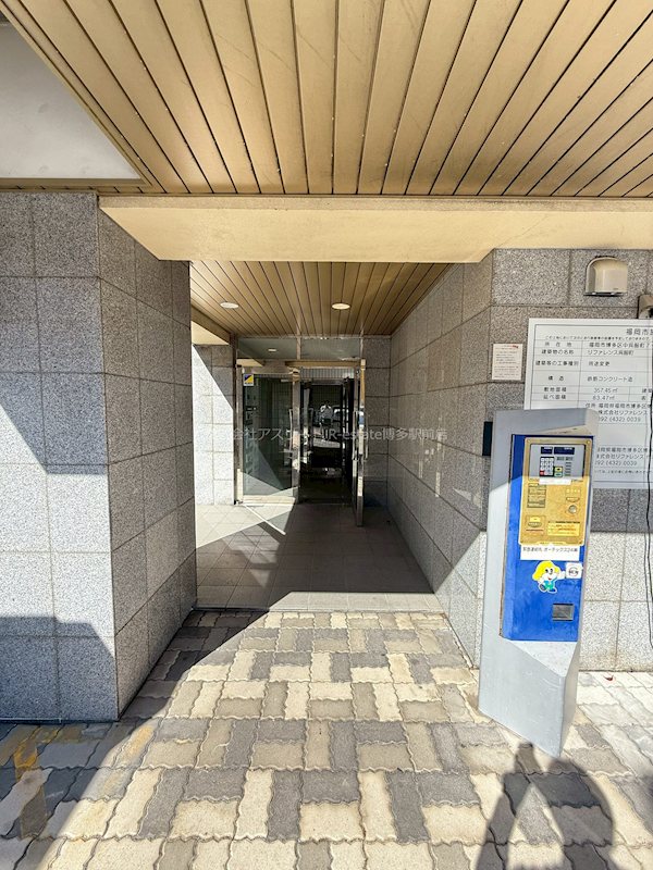 建物エントランス