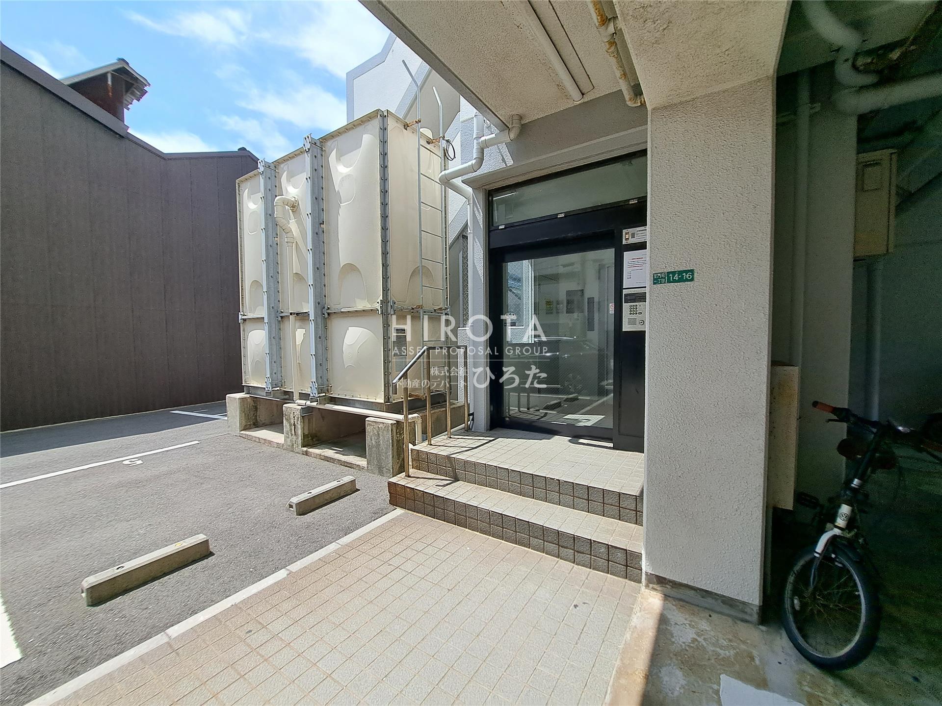 建物エントランス