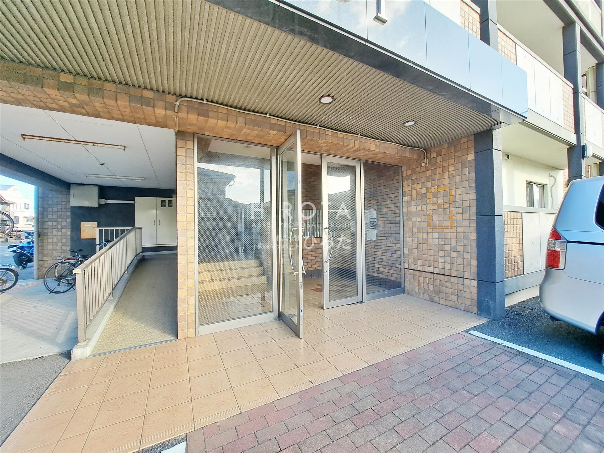 建物エントランス