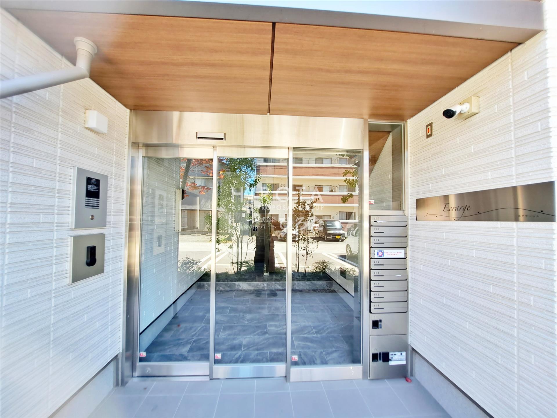 建物エントランス