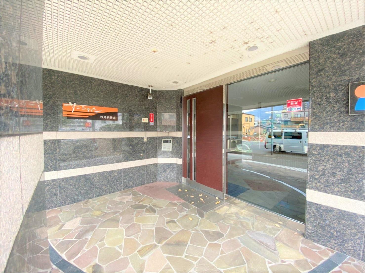 建物エントランス