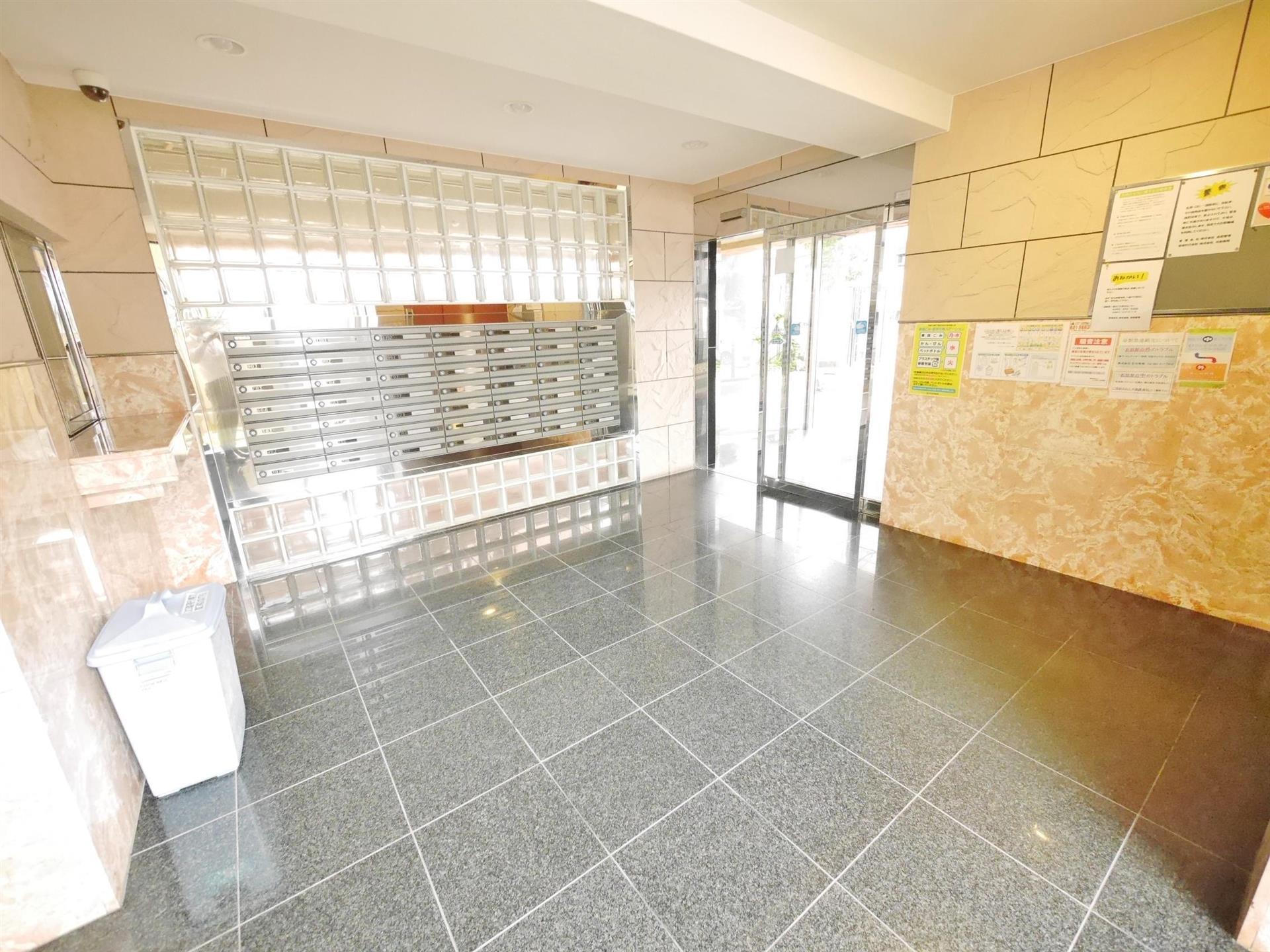 建物エントランス