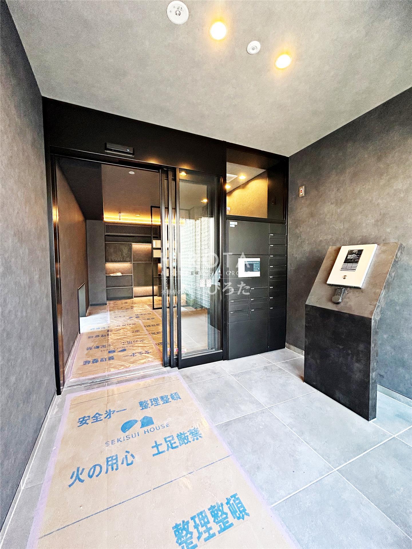 建物エントランス